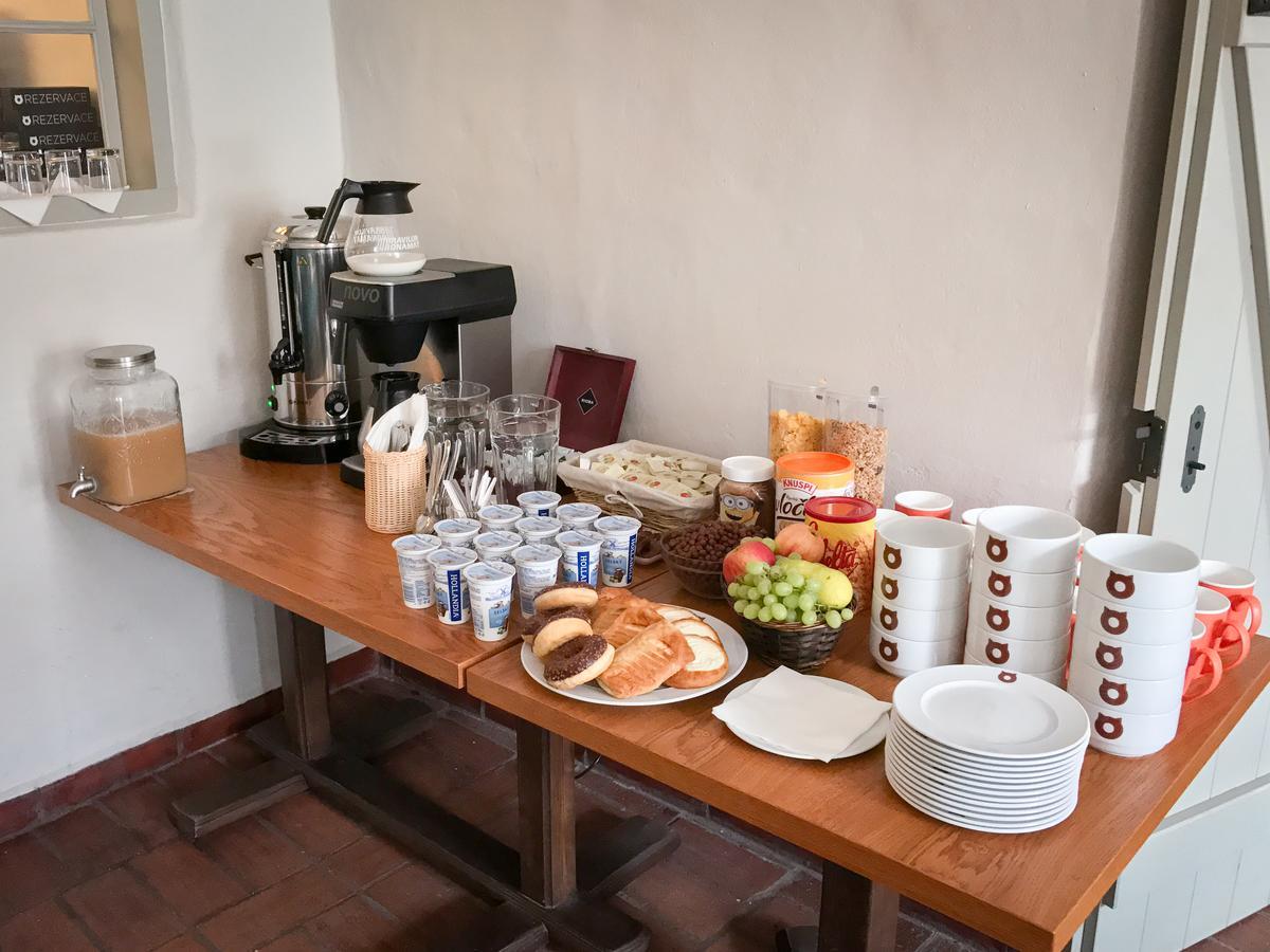 Hotel Kocour Třebíč Eksteriør billede